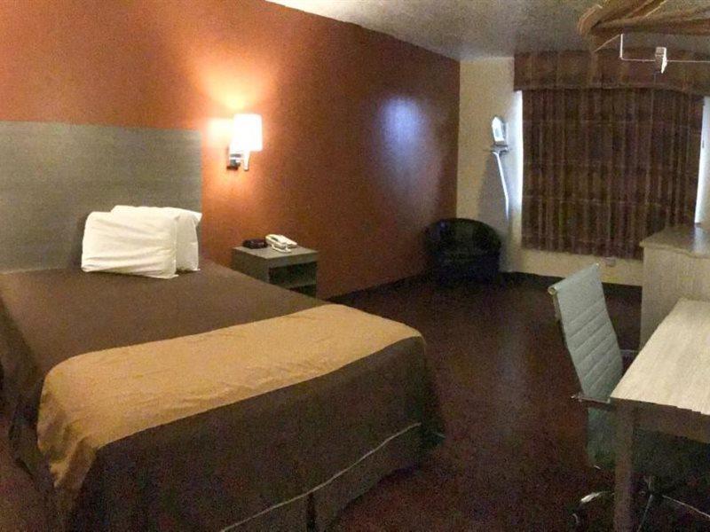 Rodeway Inn Moriarty エクステリア 写真