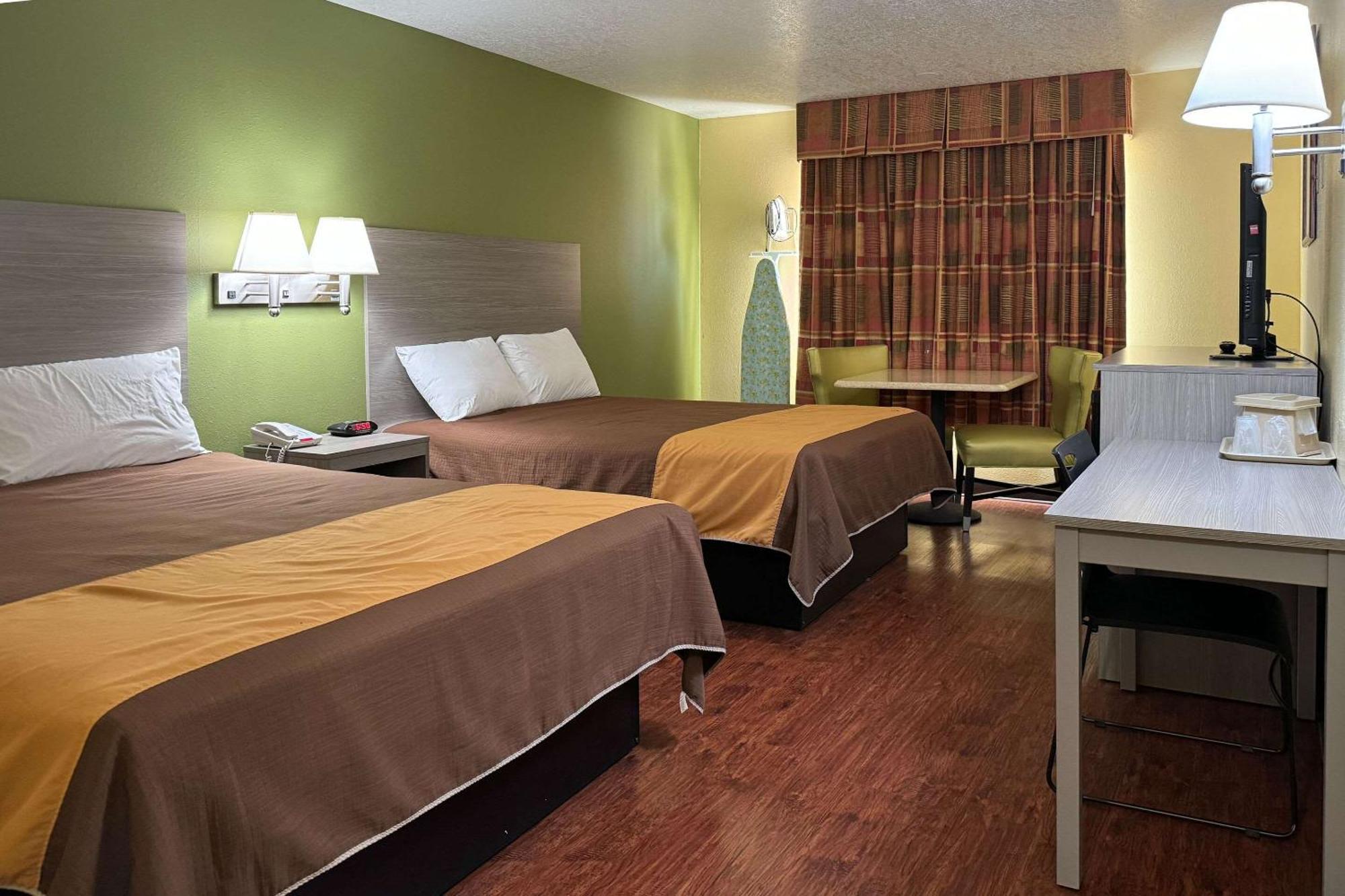 Rodeway Inn Moriarty エクステリア 写真